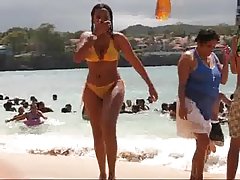 Gelembung tapi gadis-gadis mengenakan bikini transparan dick meledak di pukas