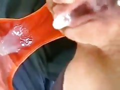 Gadis anal cum on panties anjing menjilati vagina